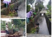 Hujan Gerimis Tak Menghalangi Petugas Kebersihan Lhokseumawe Jalankan Tugas