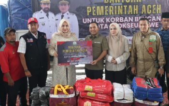 Istri Gubernur Aceh Salurkan Bantuan Logistik untuk Warga Terdampak Banjir di Lhokseumawe
