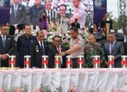 Kapolres Toba Bersama Ketua Bhayangkari Hadiri Natal Oikumene 2025