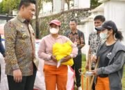 Bupati Humbang Hasundutan Apresiasi Kinerja Petugas Kebersihan Dinas Lingkungan Hidup