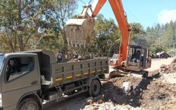 TNI AD Kerahkan Alat Berat Untuk Pembesihan Jalan Takengon – Bintang