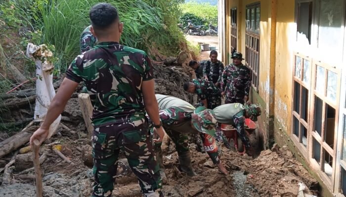 Satgas Gulbencal Kodim 0106/Aceh Tengah Lanjutkan Pembersihan Longsor di SDN 11 Pegasing