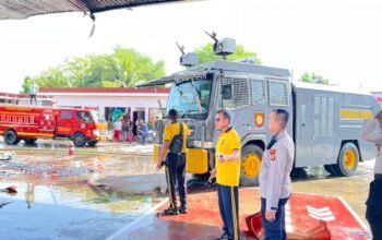 Cegah Risiko Ledakan, Polres Pidie Kerahkan Mobil AWC Padamkan Kebakaran SPBU Kuala Beukah