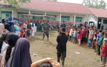 TNI dan Relawan Gelar Trauma Healing untuk Anak Pengungsi di Linge