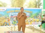 Mewakili Bupati Aceh Tamiang, StafaAhli Setdakab Secara Resmi Membuka Acara Open Rekrutmen Tenaga Cash for Work