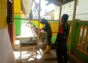TNI Gotong Royong Cat Sekolah Pascabanjir Bandang di Aceh Tamiang