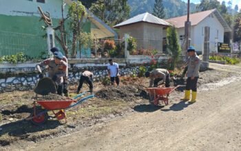 Polres Aceh Tengah dan Brimob Lanjutkan Gotong Royong Pemulihan Fasilitas Publik di Kecamatan Bintang dan Rusip Antara
