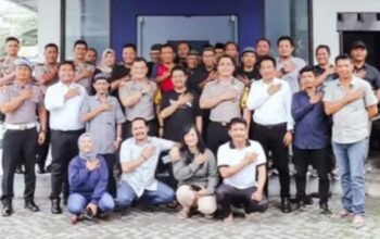 Kapolres Jombang Datangi Tasyakuran HPN 2026, Bawa Tumpeng untuk Wartawan