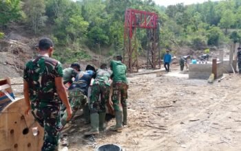 Progres Tembus 47 Persen, Satgas TNI Kebut Pembangunan Jembatan Gantung Kalaili di Linge