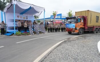 Polri Lepas 22 Kontainer Bantuan untuk Korban Banjir dan Longsor di Sumatera, 40 Ribu Warga Ditargetkan Terbantu