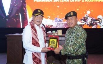 Menkopolkam Suntik Semangat Kebangsaan ke Prajurit Divif 2 Kostrad: “TNI Mengabdi Sampai Salvo Terakhir”