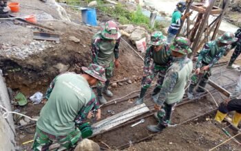 Progres Pembangunan Jembatan Gantung Burni Bius Capai 50,6 Persen, TNI dan Warga Gotong Royong