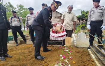 Wakapolres Pimpin Upacara Pemakaman Iptu Yondrizon, Polres Aceh Timur Beri Penghormatan Terakhir
