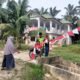 Babinsa dan Warga di Aceh Tamiang Gotong Royong Sambut Lomba Kampung Pancasila