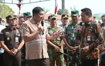 Mendagri Bersama Menteri PKP Tinjau Program BSPS di Humbang Hasundutan.  *Mendagri Apresiasi Gerak Cepat Bupati Humbahas Tangani Pasca Bencana