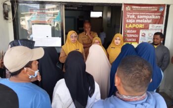 Warga Mendale Geruduk Kantor Camat Kebayakan, Tuding Pendataan Bantuan Bencana Tak Transparan