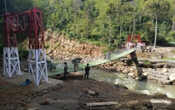 Satgas TNI Rampungkan Jembatan Gantung Langit Burni Bius, Progres 100 Persen