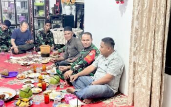 Azan Magrib Satukan Prajurit dan Warga, Dansatgas TMMD Ke-127 Gelar Buka Puasa Bersama di Jeumpa Sikureung