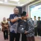 Bupati Aceh Tamiang Serahkan Bantuan Pendidikan dari Masyarakat Perlis Malaysia untuk Siswa dan Santri