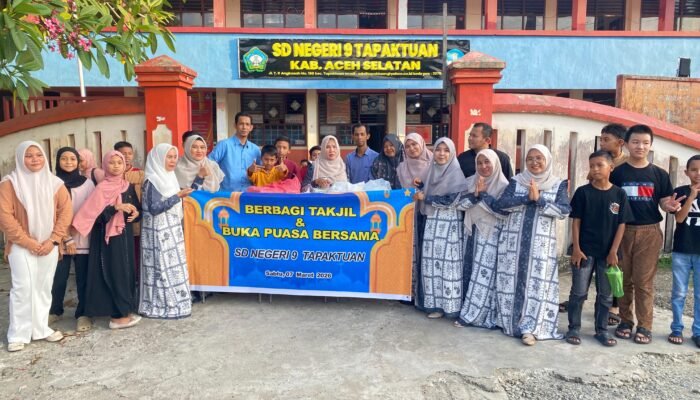 SDN 9 Tapaktuan Gelar Berbagi Takjil dan Buka Puasa Bersama, Pererat Silaturahmi Guru, Murid, dan Masyarakat