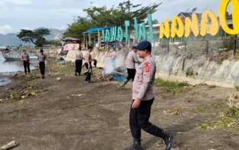 Aksi Cepat Brimob Polda Aceh Batalyon D Pelopor Bersihkan Danau Lut Tawar Pasca Longsor dan Banjir Bandang