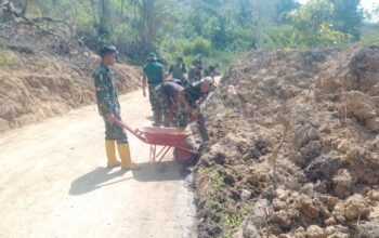 Satgas Gulbencal Bersama Personel YTP 854/DK Bersihkan Material Longsor di Jalan Takengon–Bintang, Akses Warga Kembali Dibuka