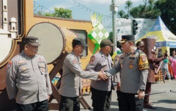 Kapolres Jombang Tinjau Pospam Operasi Ketupat Semeru 2026, Serahkan Tali Asih untuk Tingkatkan Semangat Petugas