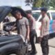 Respons Cepat Personel Pos Pam Operasi Ketupat Seulawah Polres Aceh Timur Bantu Warga Alami Kendaraan Mogok