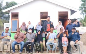 Wabup Ismail Serahkan Kunci Hunian Tetap untuk Warga Terdampak Bencana di Kampung Dalam