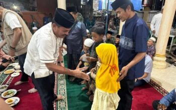 Plt Sekda Aceh Tamiang Bersama Sekretaris BNPP Santuni Anak Yatim dan Buka Puasa Bersama Warga Kampung Landuh