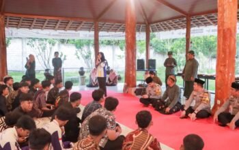 Polres Jombang Tanamkan Nasionalisme Pelajar Lewat Binlat Kebangsaan di Situs Sejarah Bung Karno