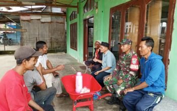 Babinsa Koramil 10/Celala Aktif Laksanakan Komsos, Wujud Nyata Kepedulian TNI di Tengah Masyarakat