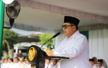 Awali Tugas Pasca Lebaran, Bupati Warsubi Pimpin Apel Kerja dan Halal Bihalal ASN Pemkab Jombang