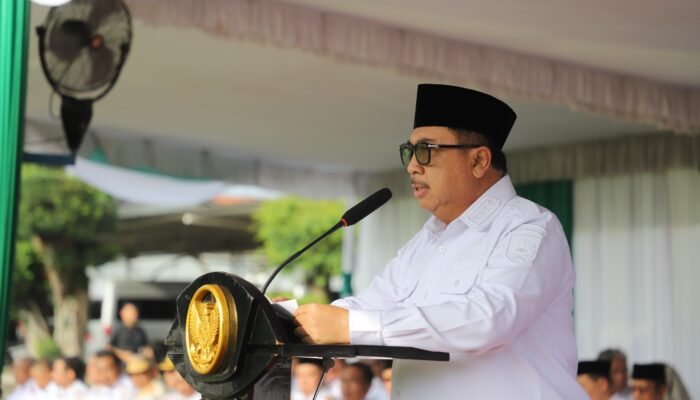Awali Tugas Pasca Lebaran, Bupati Warsubi Pimpin Apel Kerja dan Halal Bihalal ASN Pemkab Jombang