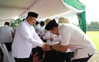 Bupati Warsubi Pimpin Apel Perdana dan Halal Bihalal ASN Pemkab Jombang Pasca Lebaran