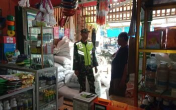 Babinsa Koramil Bendahara Cek Stok Pupuk dan Bibit, Pastikan Kebutuhan Petani Terpenuhi