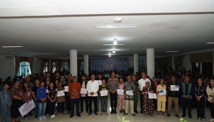 Kembali Salurkan Bantuan, ‎Bupati Taput Serahkan Bantuan Kemensos RI Senilai Rp2,9 Miliar bagi Korban Bencana Hidrometeorologi ‎