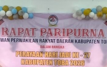 Paripurna HUT ke-27 Kabupaten Toba Digelar di Balige, Ketua DPRD Franshendrik Tambunan Serukan Persatuan dan Salam Pancasila