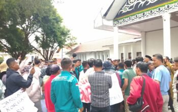 Breaking News: Ratusan Warga Ketol Demo DPRK Aceh Tengah, Tuntut Bukti Nyata Penanganan Longsor “Sinkhole” Pondok Balek