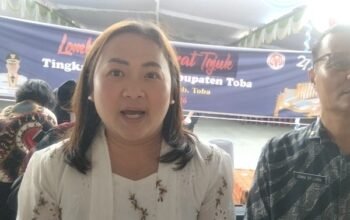 Lomba Tenun Sirat Tojuk Tingkat Sekolah Semarakkan HUT ke-27 Kabupaten Toba