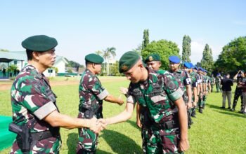 Kenaikan Pangkat Prajurit Divif 2 Kostrad Berlangsung Khidmat, Dilengkapi Halal Bihalal Penuh Kebersamaan
