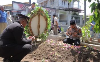 Kapolres Lhokseumawe Antar Langsung Personel ke Peristirahatan Terakhir