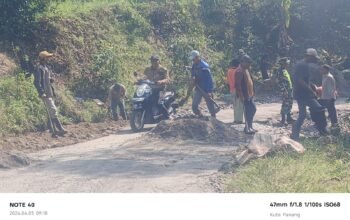 Jalan Terlupakan di Bener Meriah, Warga Empat Kampung Gotong Royong Perbaiki Akses Rusak Parah