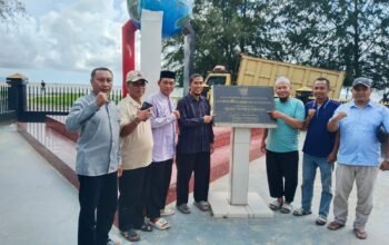 Isi Waktu libur, Kakankemenag Aceh Singkil Berwisata Religi ke Papan Tinggi Barus Tapteng