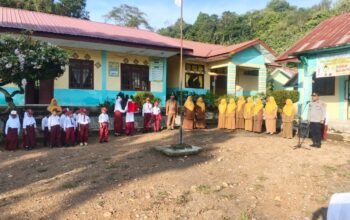 Polres Aceh Tengah Gelar “Saweu Sikula”, Polisi Jadi Pembina Upacara di Sejumlah Sekolah