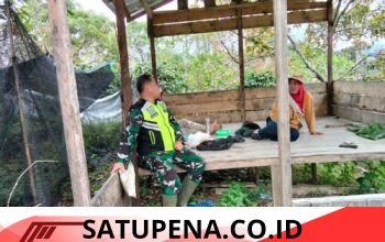 Babinsa Koramil 07/Atu Lintang Pererat Silaturahmi Lewat Komsos di Desa Merah Jernang