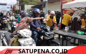 Polres Aceh Tengah Kembali Gelar “Jum’at Berbagi”, Bagikan Makanan dan Bubur Kacang Hijau untuk Warga