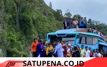 Korban Tenggelam Tidak Ditemukan, Keluarga Tabur Bunga tempat kejadian.