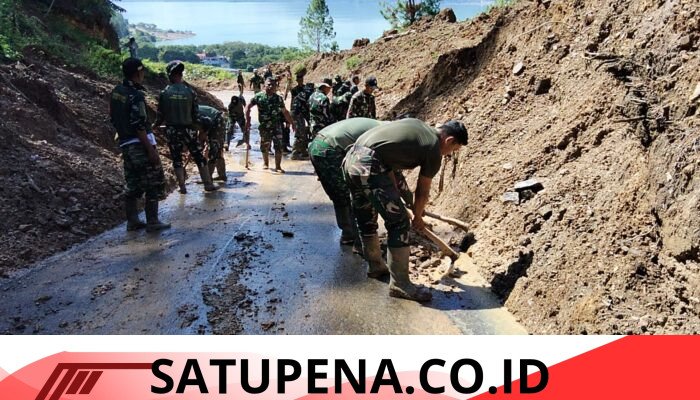 Gerak Cepat Dandim 0106/Aceh Tengah, Personel TNI Bersihkan Jalan Tertimbun Longsor di Mandale