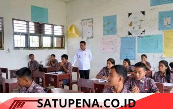 Bupati Humbang Hasundutan Kunjungi SMP Negeri 021 Sigalogo, Beri Motivasi kepada Siswa Kelas IX.